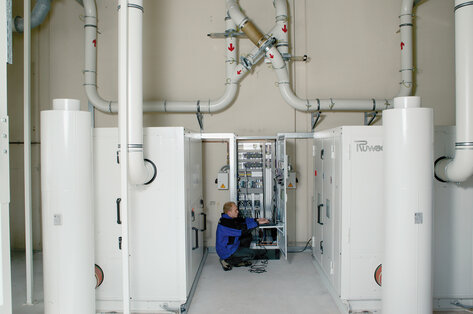 Ruwac afzuiginstallatie voor stofexplosieve atmosfeer zuigt GFK-stoffen bij Alucolor in Chemnitz.